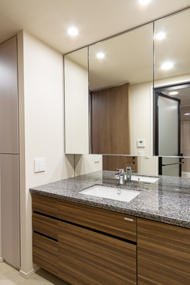 洗面設備　同物件・別タイプ3LDKの室内　イメージとして