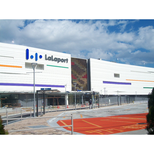 ショッピングセンター　京王百貨店ららぽーと富士見店（ショッピングセンター）まで3103m