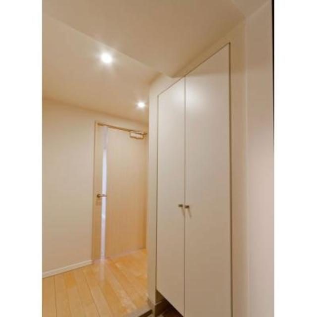 玄関　※写真は同タイプ住戸です。