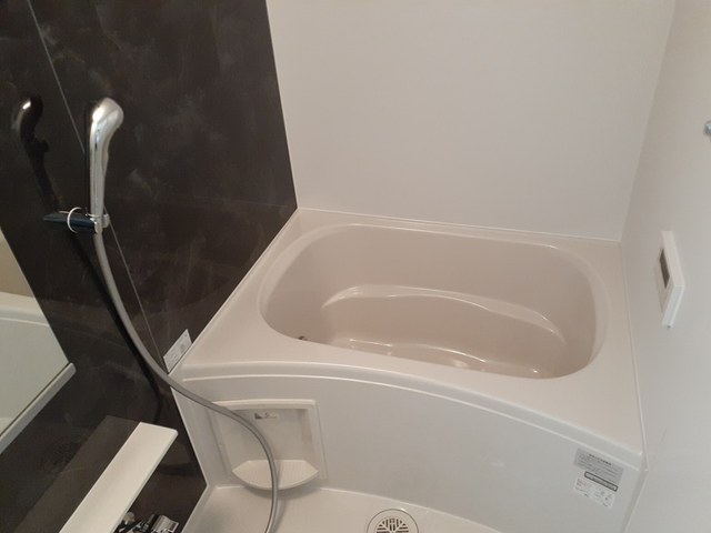 バス・シャワールーム　追い炊き機能・浴室乾燥機付きで便利！