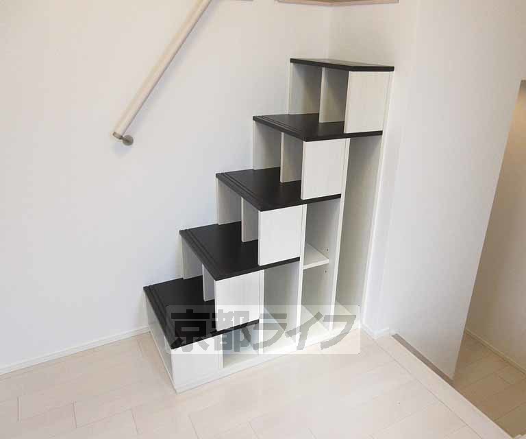 その他部屋・スペース　収納付きの階段です・