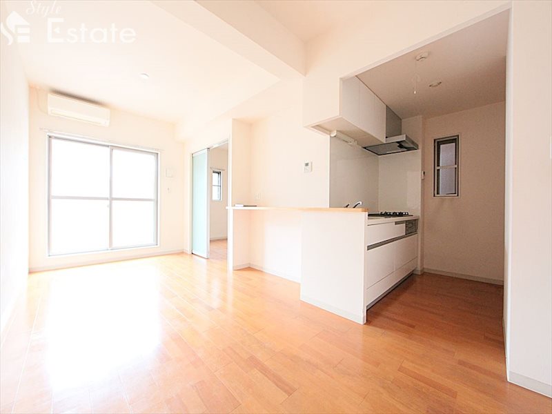 居室・リビング　内装