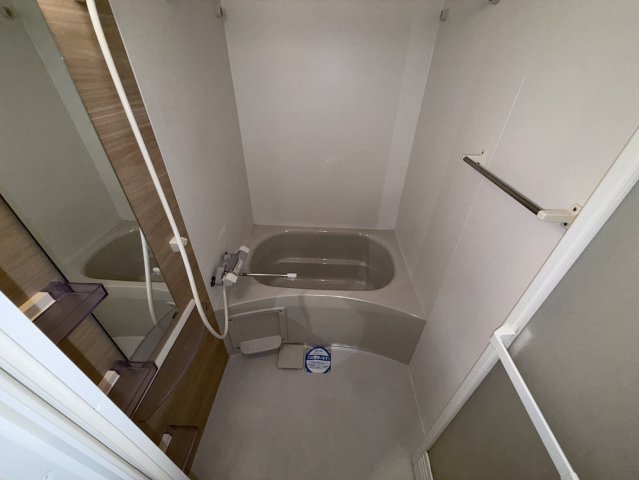 バス・シャワールーム　同物件別部屋写真