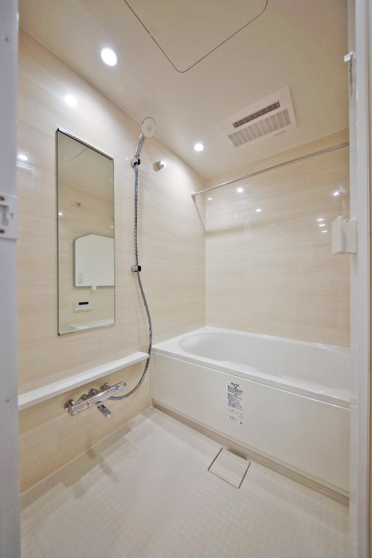 バス・シャワールーム　追い焚き・浴室暖房乾燥機付バスルーム