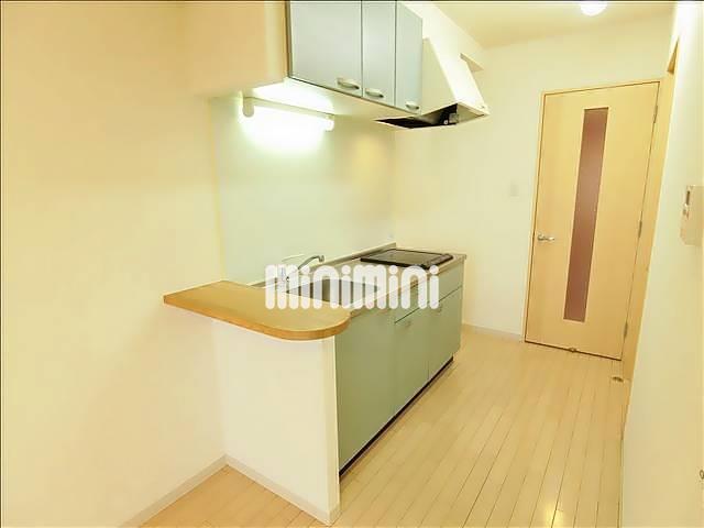 キッチン　キッチンにはカウンター付き。