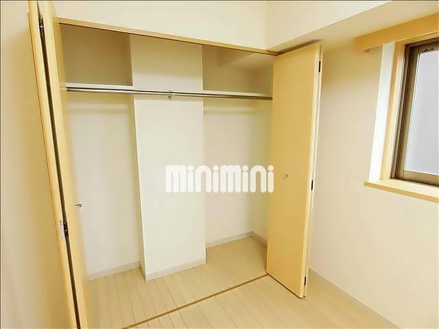 収納　クローゼットでお荷物もすっきり収納。