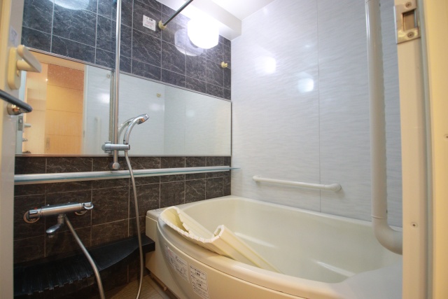 バス・シャワールーム　※別室の参考写真の為、現況優先です。