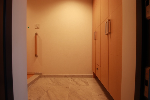 玄関　※別室の参考写真の為、現況優先です。