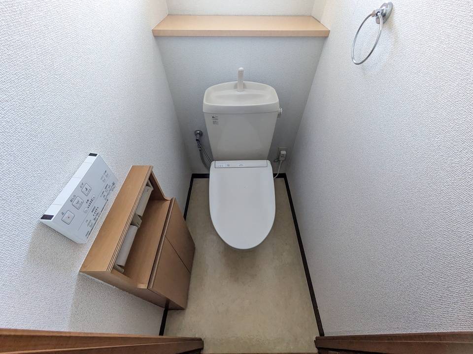トイレ　トイレ