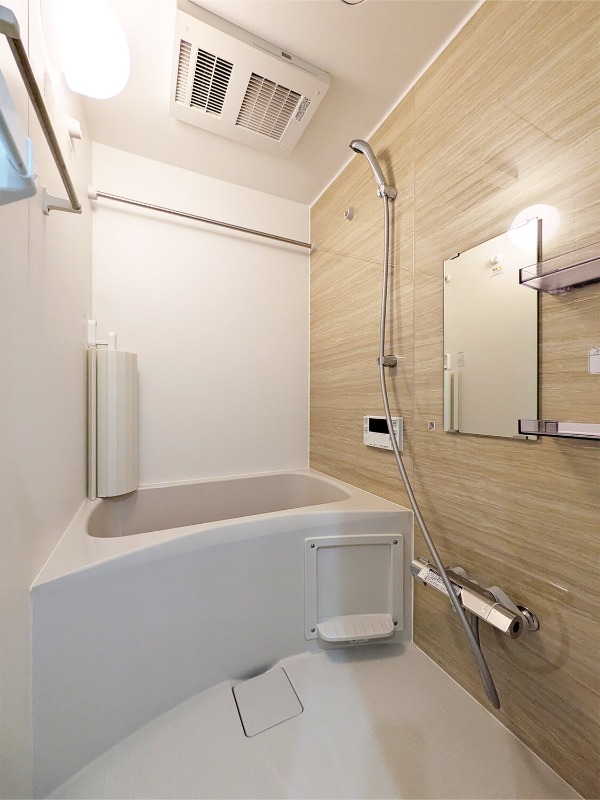 バス・シャワールーム　※別部屋参考写真