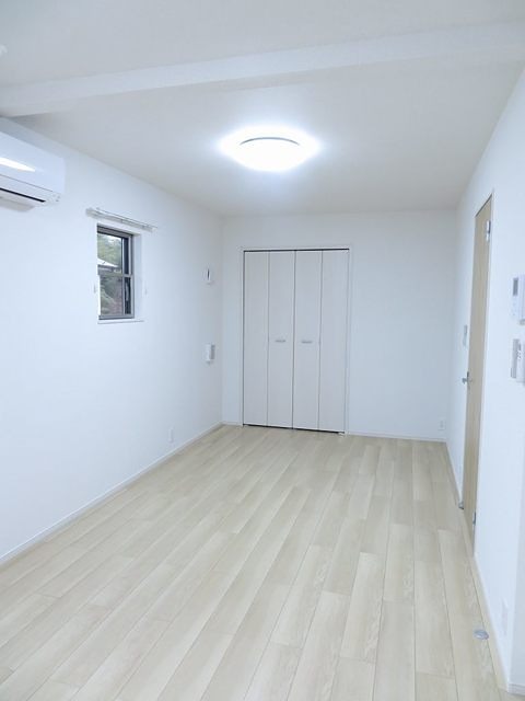 居室・リビング　フローリングのお部屋です。