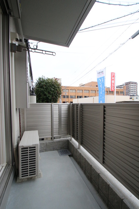 バルコニー　お洗濯にも便利なバルコニー付き