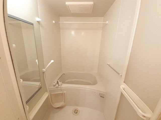 バス・シャワールーム　日々の暮らしに欠かせないお風呂です