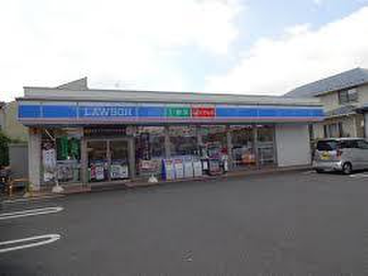 コンビニ　ローソン新厚木高校前店（コンビニ）まで660m