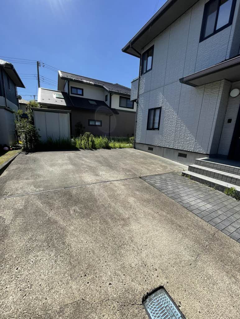 建物外観　駐車場