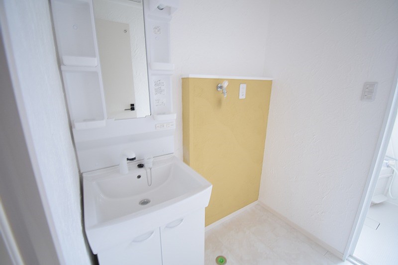 洗面設備　シャワー付き洗面台