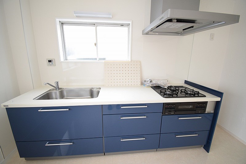 キッチン　3口コンロ・グリル付き