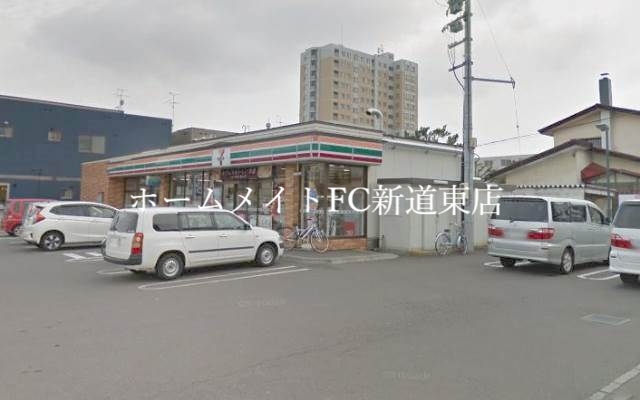 コンビニ　セブンイレブン札幌北18条東店（コンビニ）まで332m