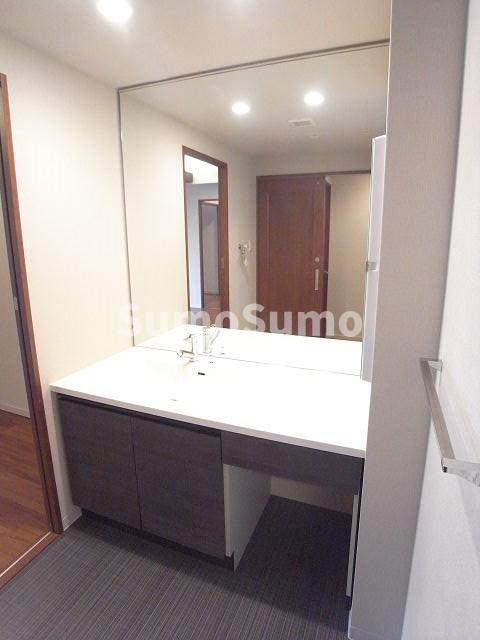 洗面設備　使いやすい洗面所です