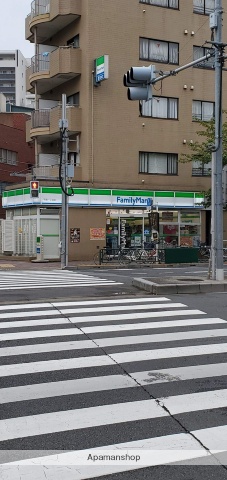 コンビニ　ファミリーマート（コンビニ）まで483m