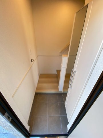玄関　※同タイプの写真です