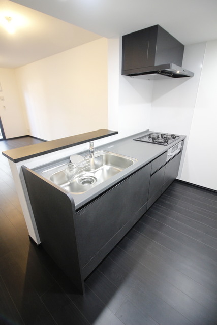 キッチン　☆キッチン☆グリル付き三口ガスコンロも設置済み♪