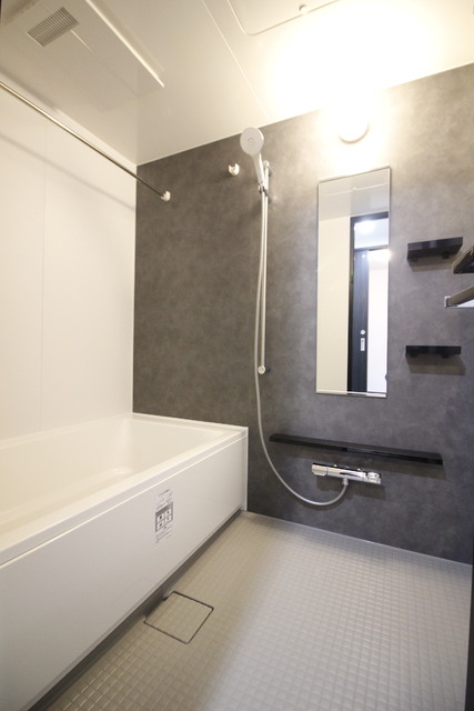 バス・シャワールーム　広々とした浴室☆