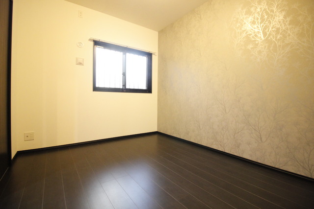 その他部屋・スペース　☆６帖寝室☆落ち着いた雰囲気の壁紙です♪