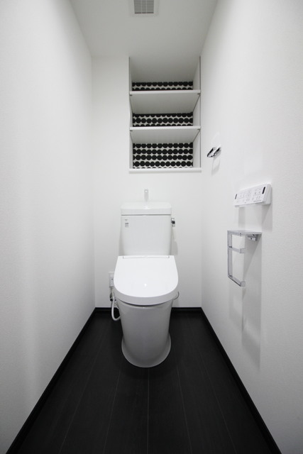 トイレ　☆トイレ☆温水洗浄便座付き♪