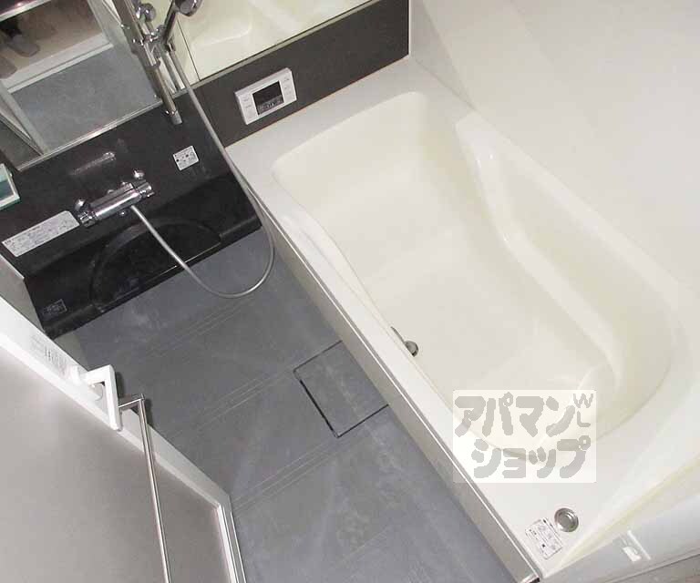 バス・シャワールーム　広々としたお風呂です。