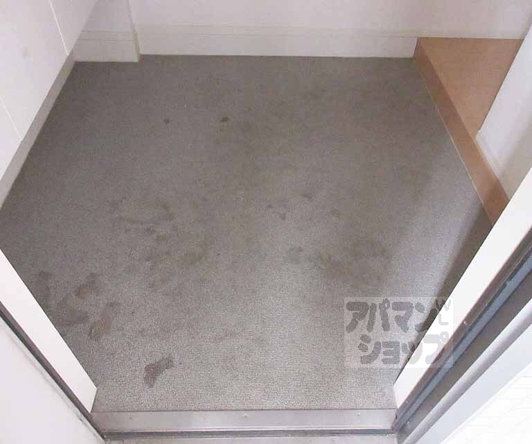 玄関　広々とした玄関です。