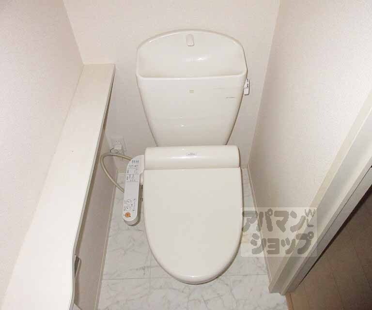 トイレ　ウォシュレット付きです。