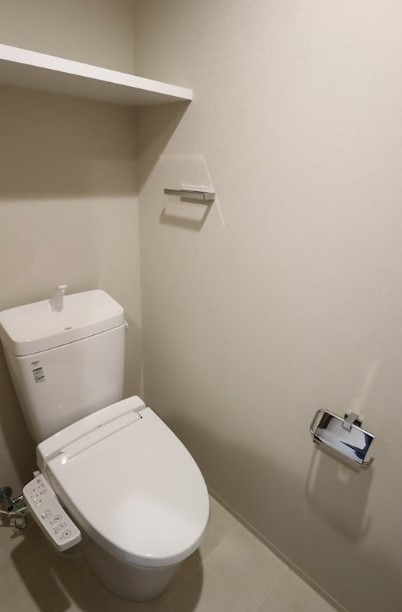 トイレ　嬉しい温水洗浄便座♪