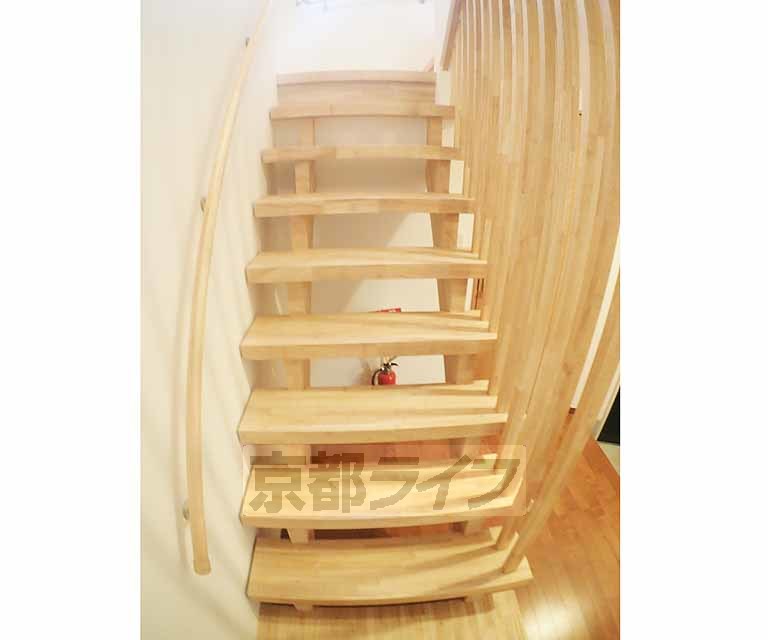 その他部屋・スペース　オシャレな階段です。