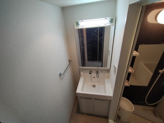 洗面設備　独立洗面台つきです