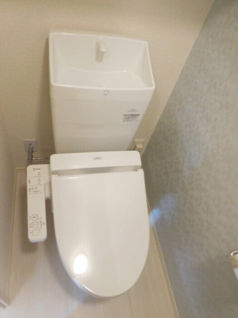 トイレ　温水洗浄暖房便座