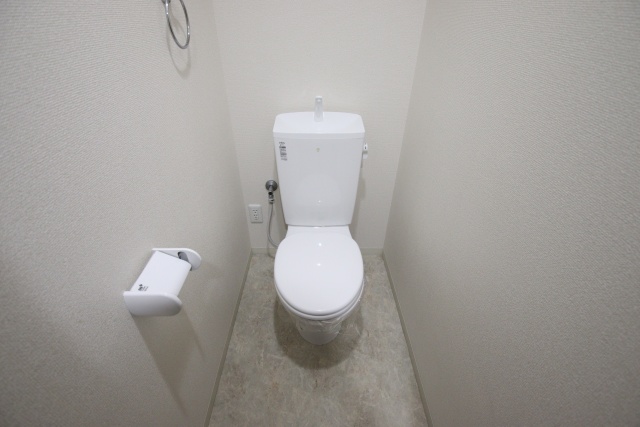 トイレ　※別室の参考写真の為、現況優先です。