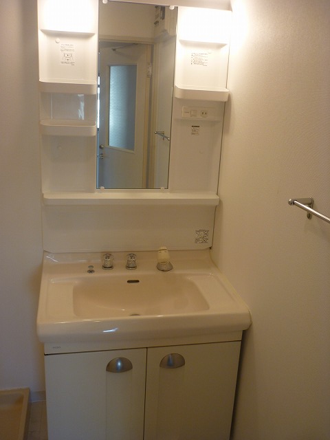 洗面設備　日々の生活に便利な「独立洗面台」あります。