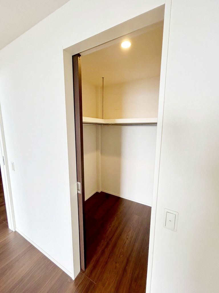 収納　洋室約7.1帖のウォークインクローゼット