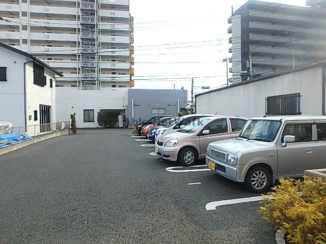 駐車場　駐車場