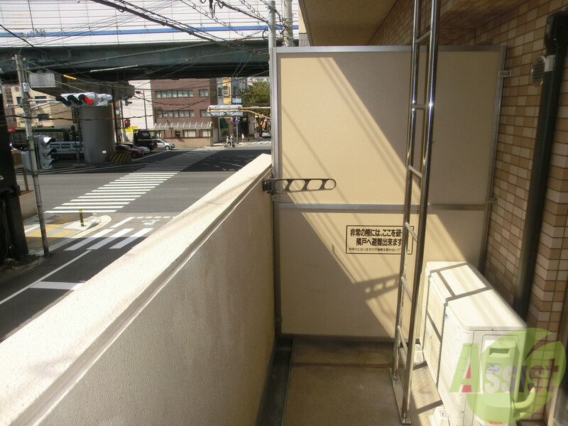 バルコニー　いたって普通のバルコニーです。