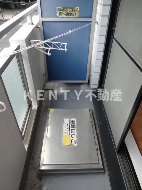 バルコニー　お洗濯にも便利なバルコニー付き