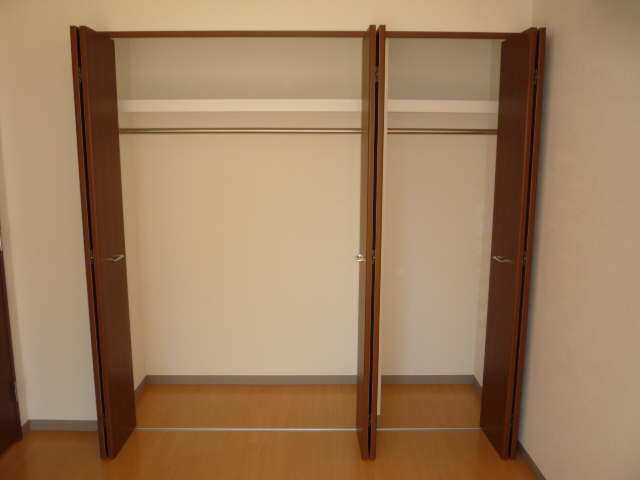 収納　写真クローゼットの他、和室押入2ヶ所付