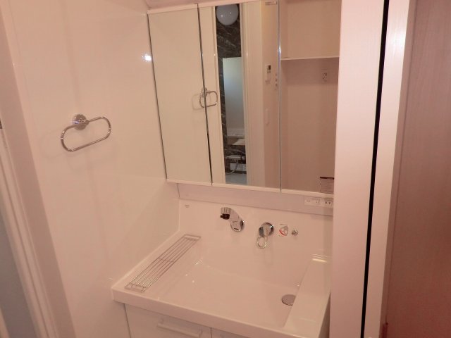 洗面設備　※同型タイプ