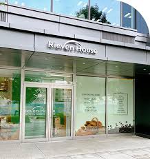 コンビニ　リーベンハウス清水橋店（コンビニ）まで141m