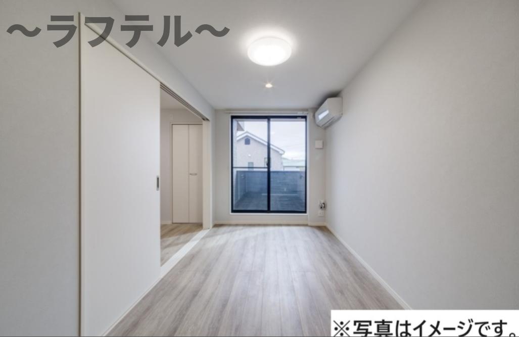 居室・リビング　同メーカー施工　別部屋イメージ写真