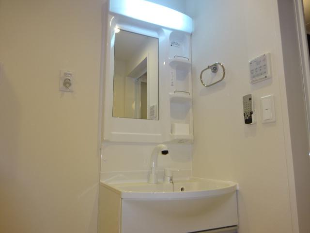 洗面設備　洗髪洗面化粧台