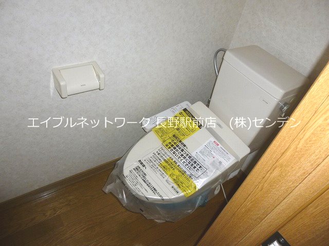 トイレ　※写真は102号室です(参考)