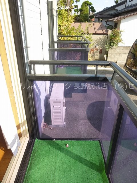 バルコニー　※写真は102号室です(参考)
