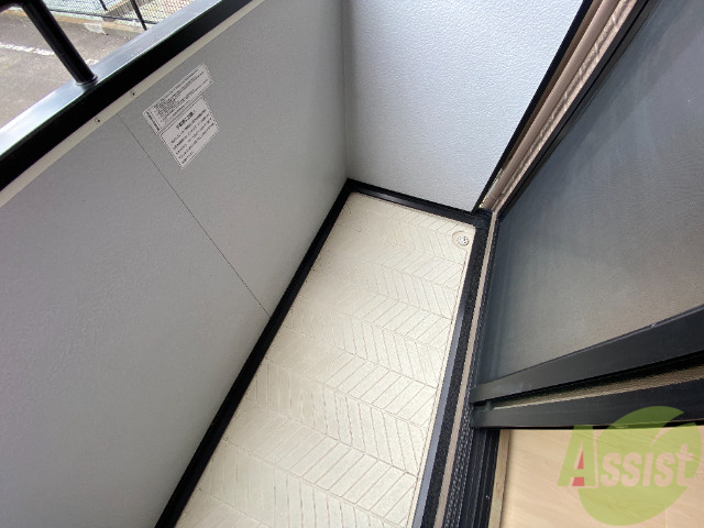 バルコニー　バルコニーは洗濯物がしっかり干せそうな広さです。